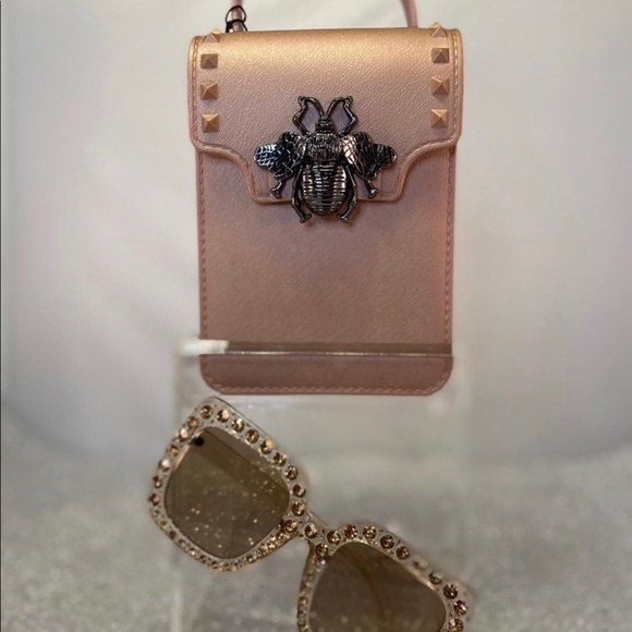 Bumble Bee Bags - Picture 5 of 13